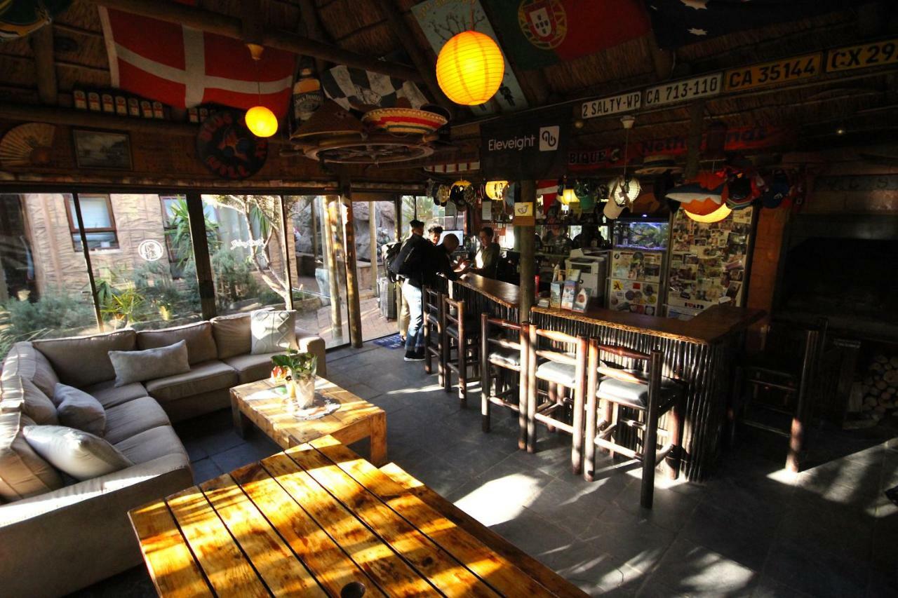 Saltycrax Backpackers And Surf Hostel By Curiocity Bloubergstrand Exterior photo