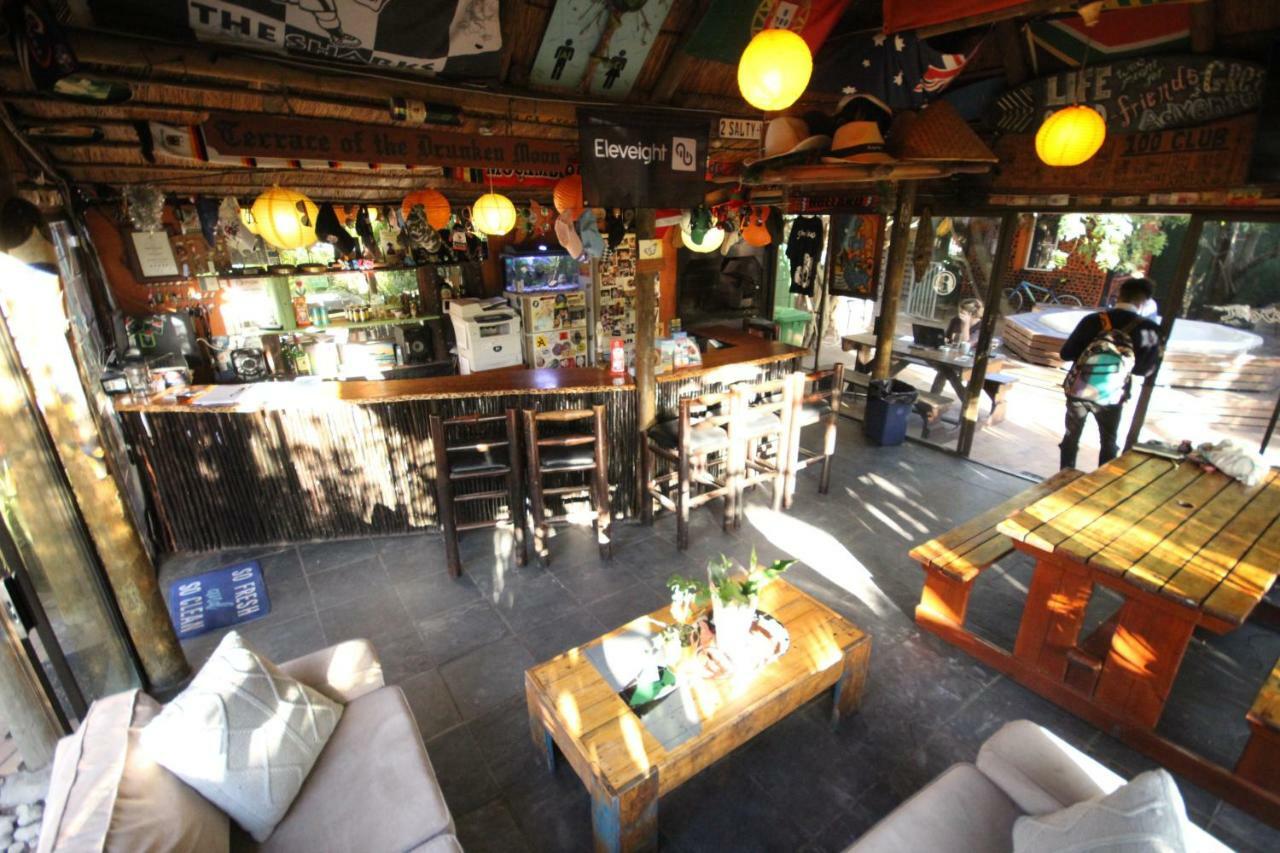 Saltycrax Backpackers And Surf Hostel By Curiocity Bloubergstrand Exterior photo