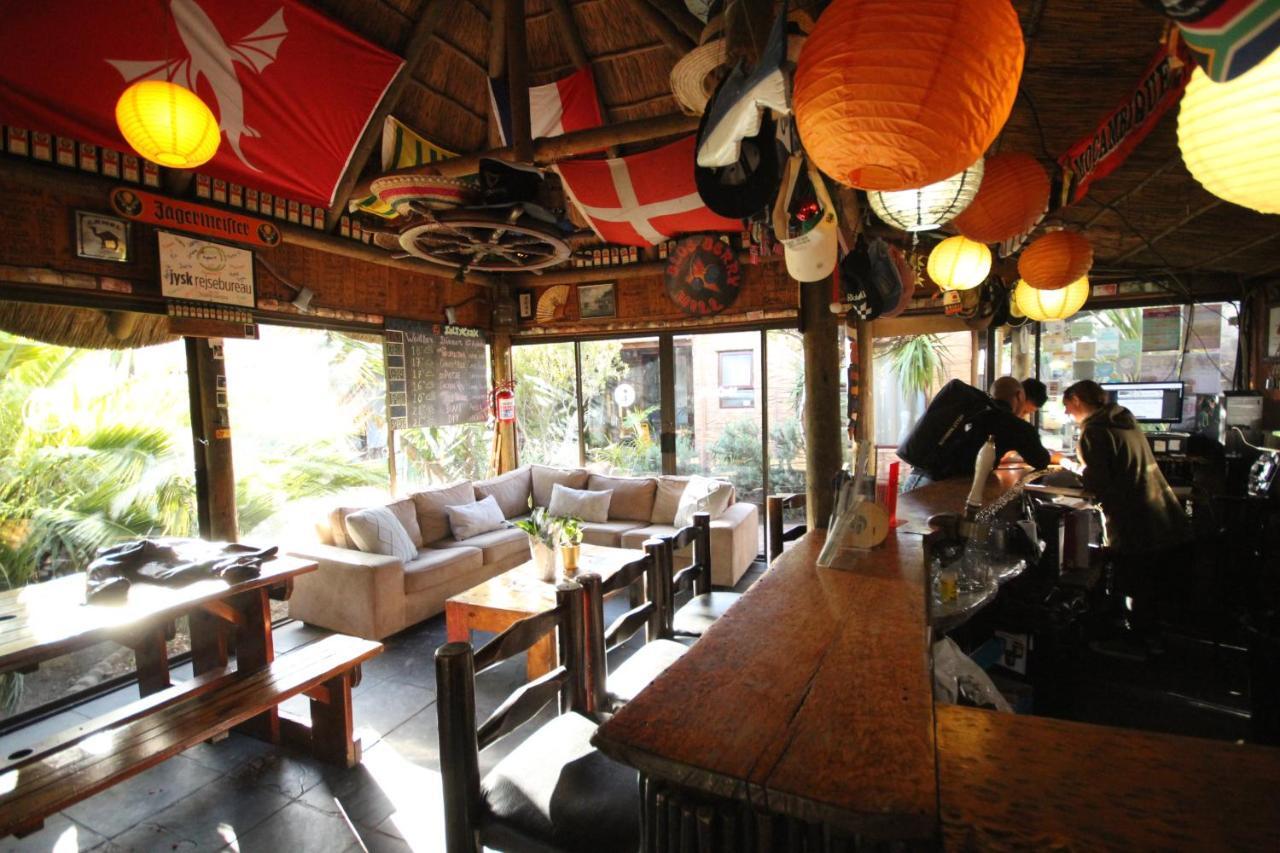 Saltycrax Backpackers And Surf Hostel By Curiocity Bloubergstrand Exterior photo