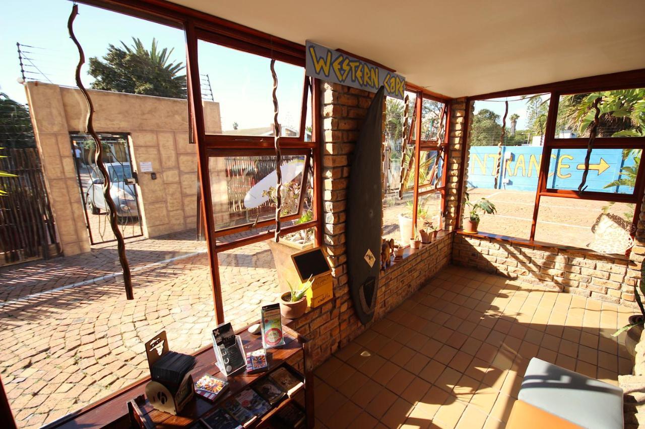 Saltycrax Backpackers And Surf Hostel By Curiocity Bloubergstrand Exterior photo