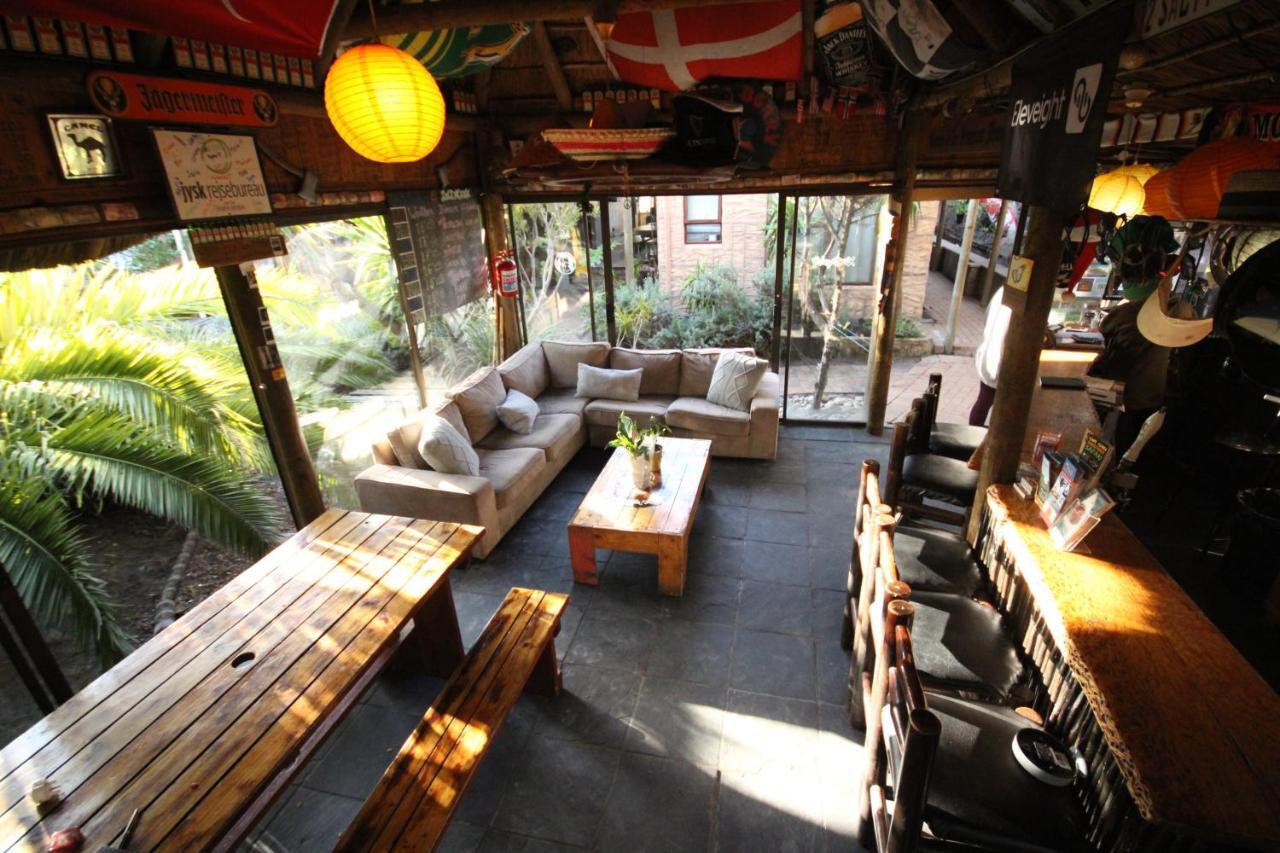 Saltycrax Backpackers And Surf Hostel By Curiocity Bloubergstrand Exterior photo